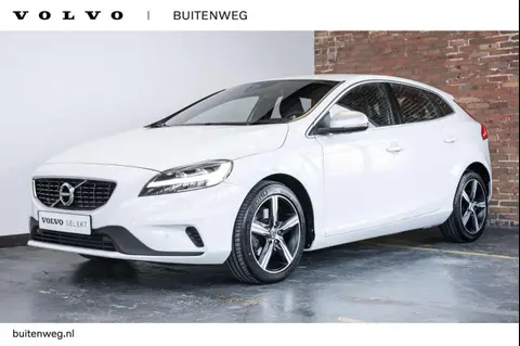 Annonce VOLVO V40 Essence 2019 d'occasion 