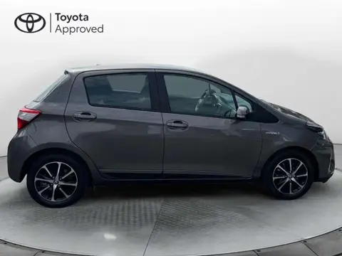 Used TOYOTA YARIS Hybrid 2019 Ad 