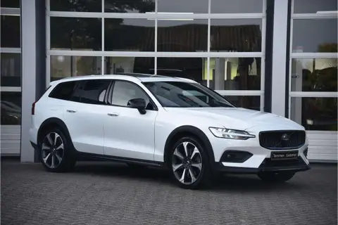 Used VOLVO V60 Hybrid 2022 Ad 