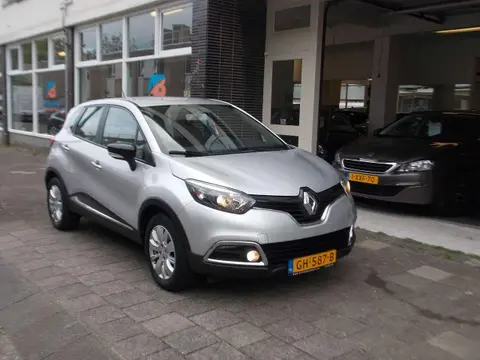 Annonce RENAULT CAPTUR Essence 2015 d'occasion 