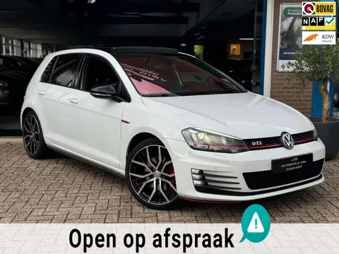 Used VOLKSWAGEN GOLF Petrol 2016 Ad 