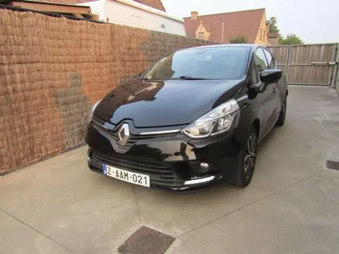 Used RENAULT CLIO Petrol 2019 Ad Belgium