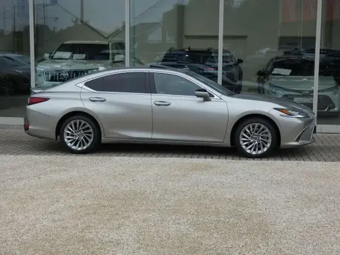 Used LEXUS ES Hybrid 2022 Ad 