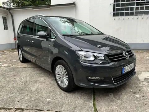 Used VOLKSWAGEN SHARAN Petrol 2015 Ad Germany