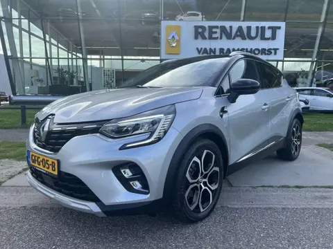 Used RENAULT CAPTUR Hybrid 2022 Ad 