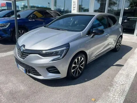 Annonce RENAULT CLIO Essence 2023 d'occasion 