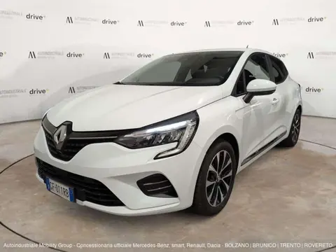 Used RENAULT CLIO Hybrid 2021 Ad 