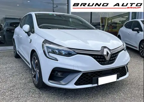 Used RENAULT CLIO Hybrid 2021 Ad 