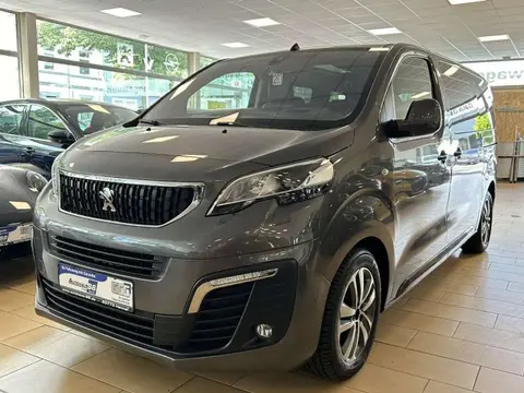 Used PEUGEOT TRAVELLER Diesel 2017 Ad 