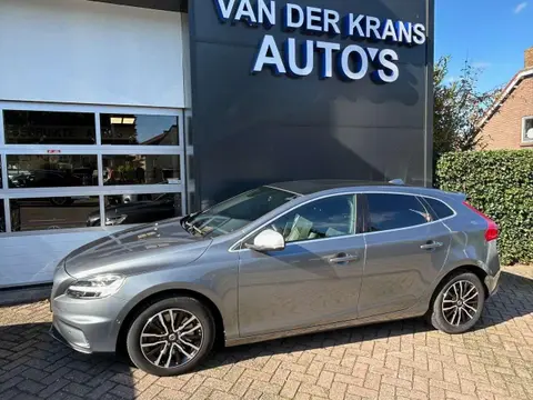 Annonce VOLVO V40 Essence 2018 d'occasion 