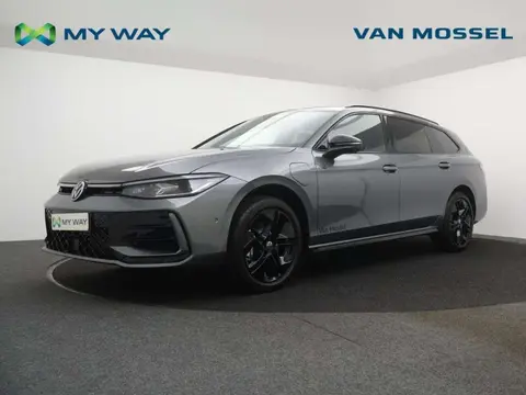 Used VOLKSWAGEN PASSAT Hybrid 2024 Ad 