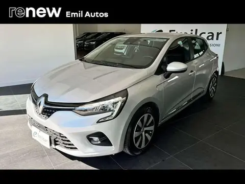 Used RENAULT CLIO Hybrid 2021 Ad 