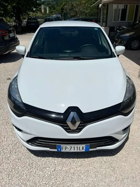 Used RENAULT CLIO LPG 2018 Ad 