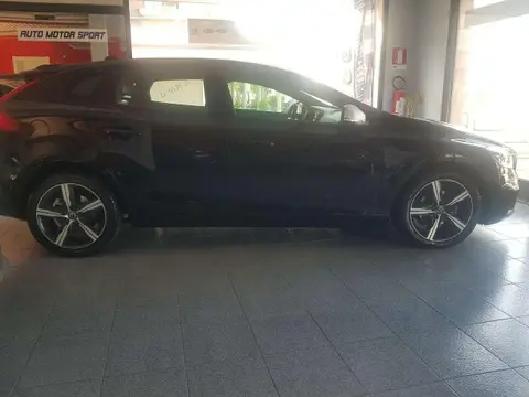 Annonce VOLVO V40 Diesel 2017 d'occasion 