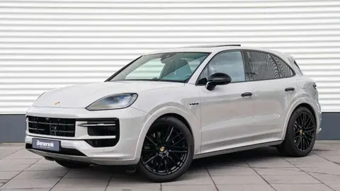 Used PORSCHE CAYENNE Hybrid 2024 Ad 