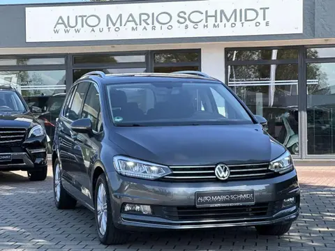 Used VOLKSWAGEN TOURAN Petrol 2017 Ad 