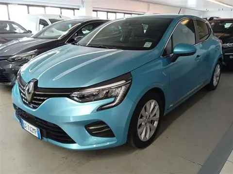 Used RENAULT CLIO Hybrid 2021 Ad 