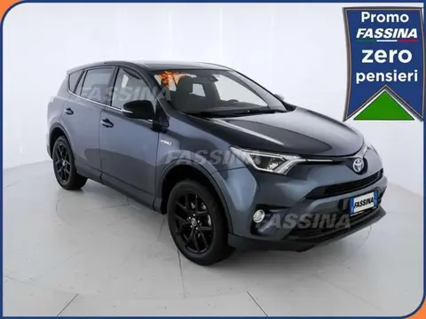 Used TOYOTA RAV4 Hybrid 2018 Ad 