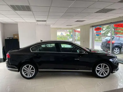 Used VOLKSWAGEN PASSAT Petrol 2019 Ad 