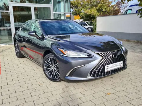 Used LEXUS ES Hybrid 2023 Ad 