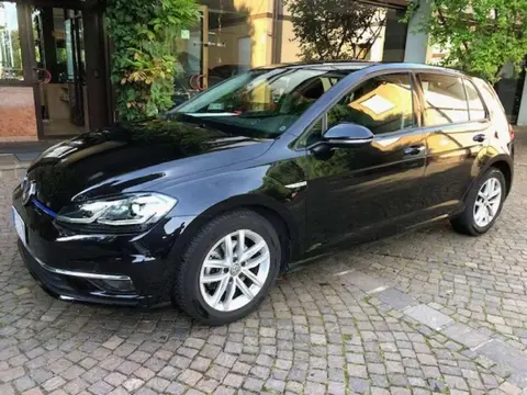 Used VOLKSWAGEN GOLF  2019 Ad 