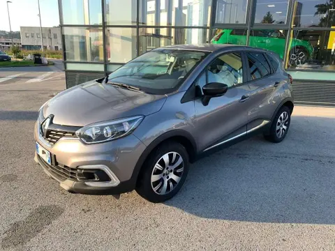 Used RENAULT CAPTUR Diesel 2018 Ad 