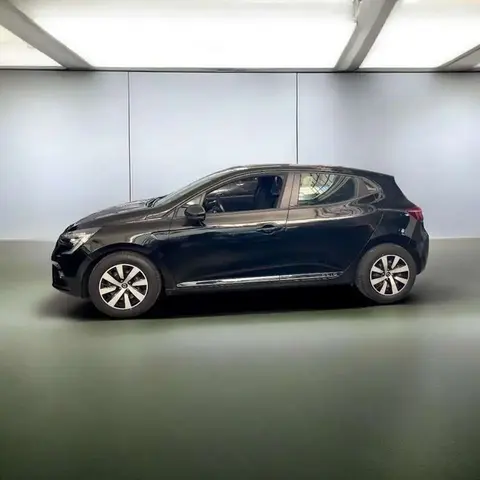 Used RENAULT CLIO Hybrid 2021 Ad 