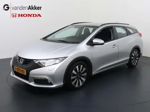 Used HONDA CIVIC Petrol 2015 Ad 