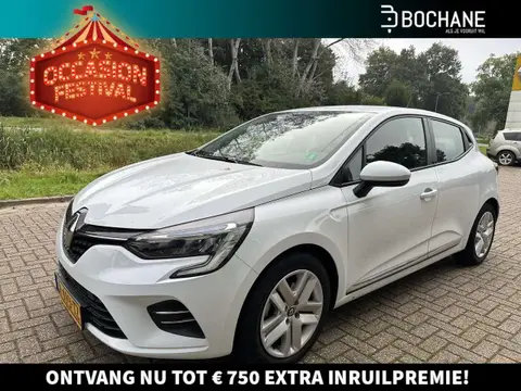 Used RENAULT CLIO Hybrid 2021 Ad 