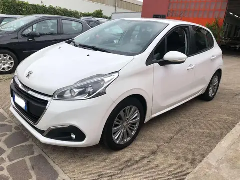 Used PEUGEOT 208 Petrol 2015 Ad 