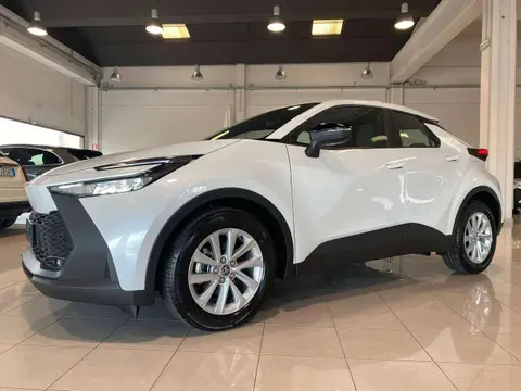 Annonce TOYOTA C-HR Hybride 2024 d'occasion 