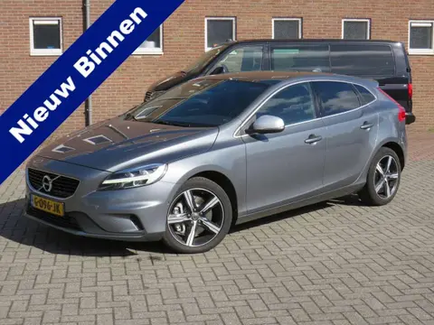 Annonce VOLVO V40 Essence 2019 d'occasion 