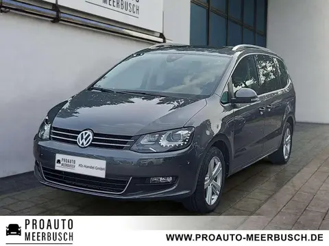 Used VOLKSWAGEN SHARAN Petrol 2022 Ad 