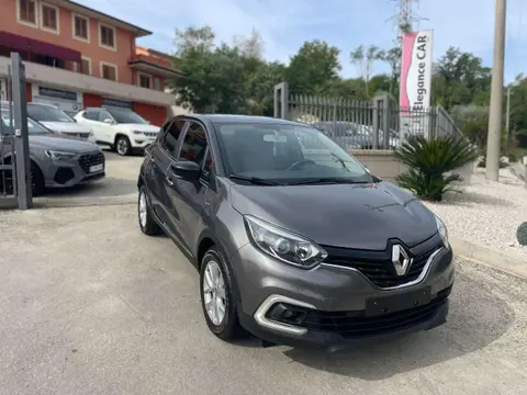 Used RENAULT CAPTUR Diesel 2019 Ad 