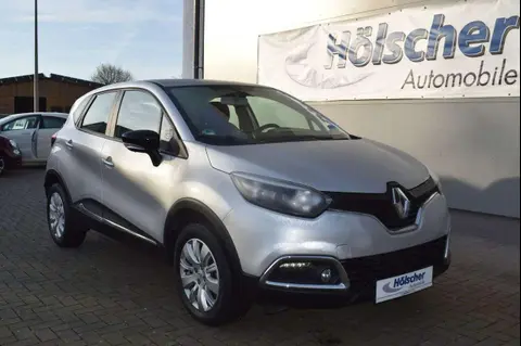 Used RENAULT CAPTUR Petrol 2016 Ad 