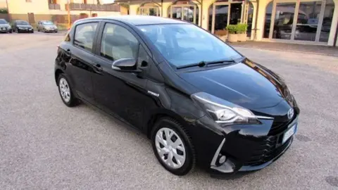 Used TOYOTA YARIS Hybrid 2019 Ad 