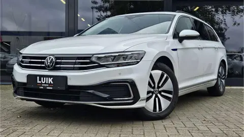 Used VOLKSWAGEN PASSAT Hybrid 2021 Ad 