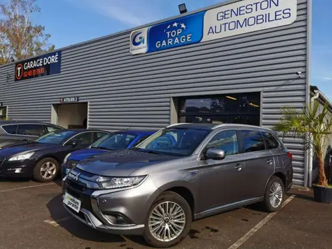 Used MITSUBISHI OUTLANDER Hybrid 2018 Ad 