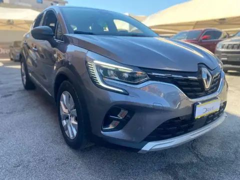 Used RENAULT CAPTUR Hybrid 2020 Ad 