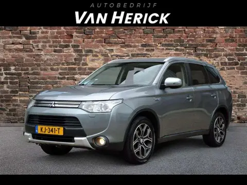 Annonce MITSUBISHI OUTLANDER Hybride 2015 d'occasion 