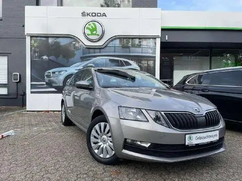 Used SKODA OCTAVIA Petrol 2018 Ad 