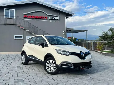 Annonce RENAULT CAPTUR Essence 2015 d'occasion 