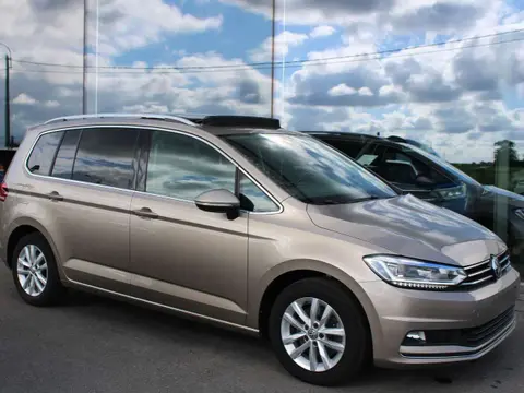 Used VOLKSWAGEN TOURAN Petrol 2019 Ad 