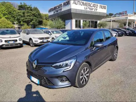 Used RENAULT CLIO Hybrid 2021 Ad 