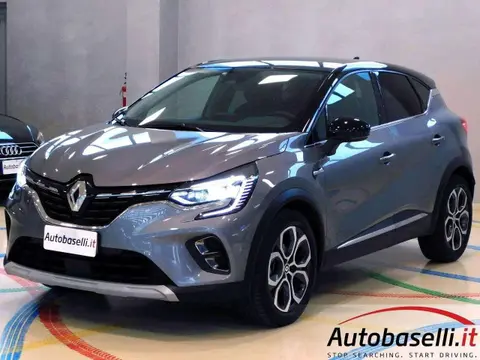 Used RENAULT CAPTUR Hybrid 2023 Ad 