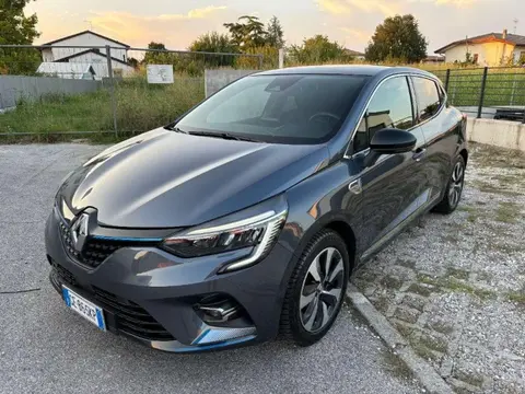 Used RENAULT CLIO Hybrid 2021 Ad 