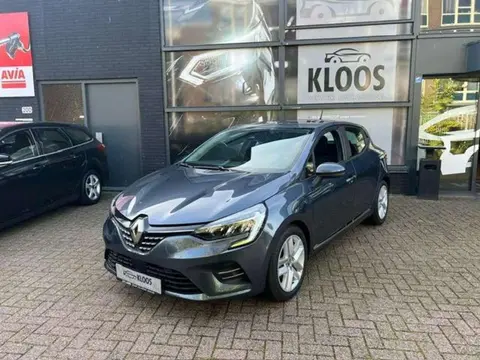 Used RENAULT CLIO Hybrid 2021 Ad 