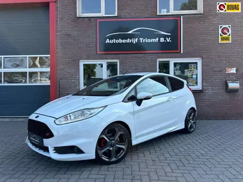 Annonce FORD FIESTA Essence 2015 d'occasion 