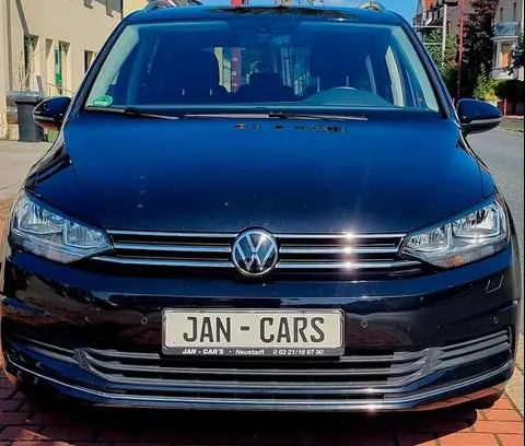 Used VOLKSWAGEN TOURAN Petrol 2021 Ad 