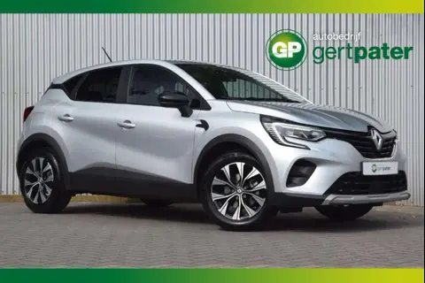 Used RENAULT CAPTUR Hybrid 2023 Ad 